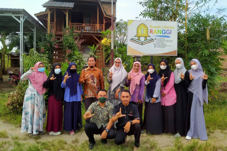 Program Studi Sistem Informasi Berkunjung ke Rumah Literasi Ranggi | Komunitas Untuk Masyarakat
